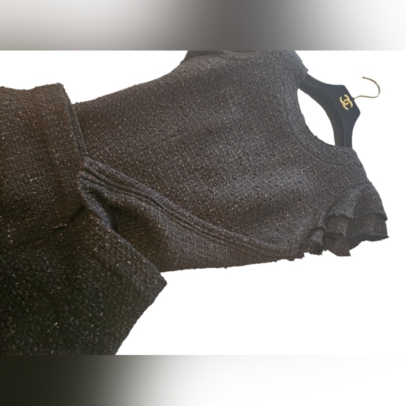 Mint condition Authentic Tweed Chanel women suit set - Picture 12 of 17